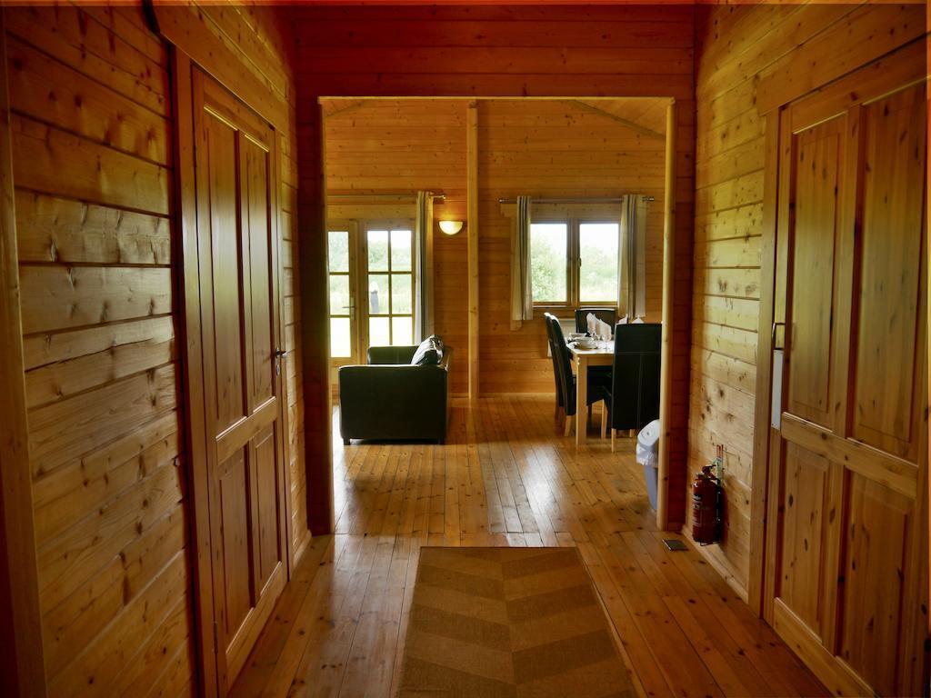 סאות' סרני Lake Pochard Holiday Lodges חדר תמונה